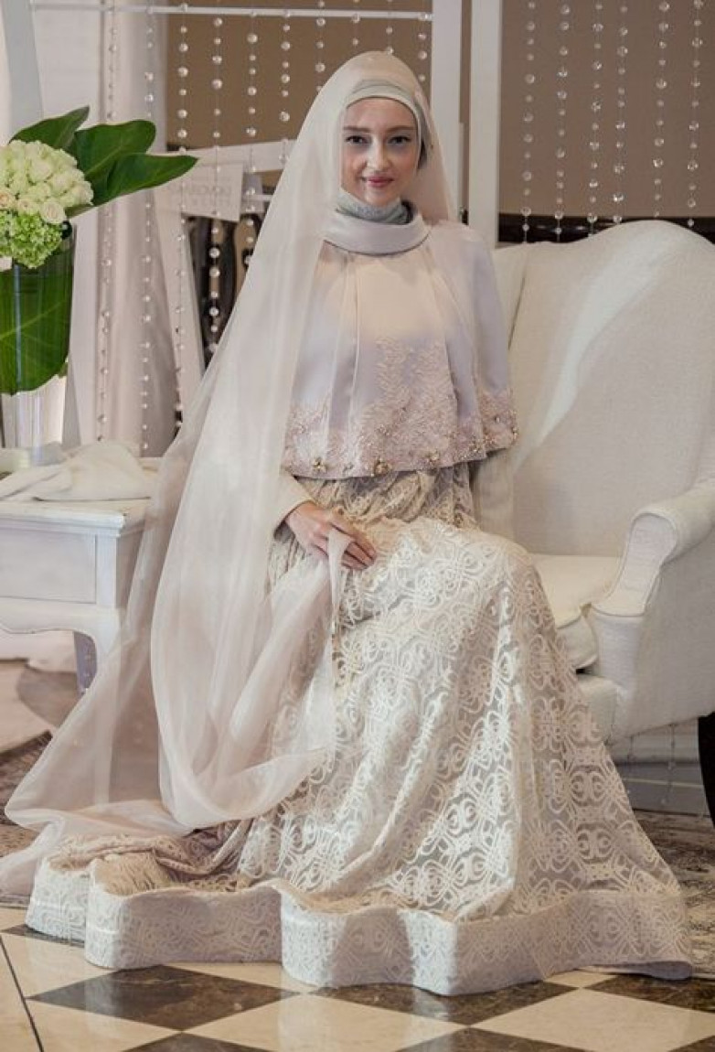 5 Desain Gaun Pengantin Berhijab Syari Kekinian, Mau Coba 5 Desain Gaun Pengantin Berhijab Syari Kekinian, Mau Coba