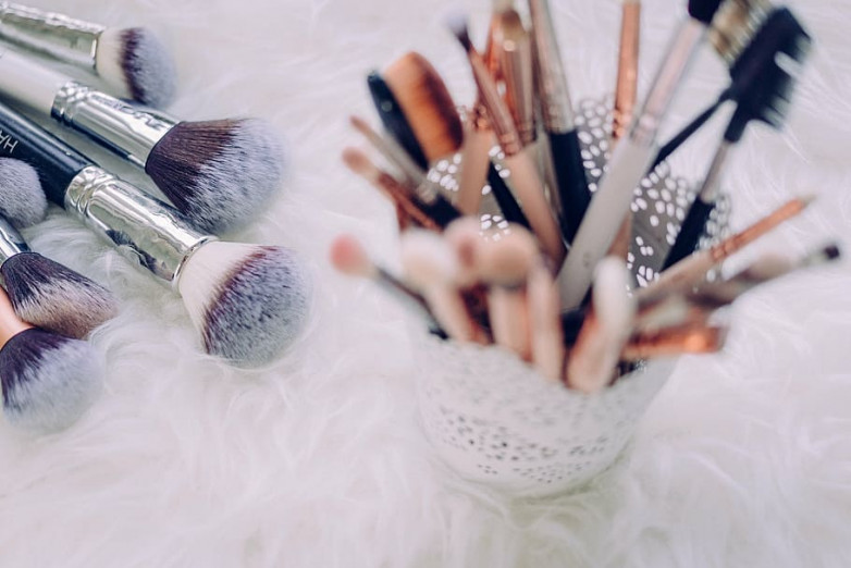 15 Alat Makeup Pengantin yang Harus Kamu Ketahui 15 Alat Makeup Pengantin yang Harus Kamu Ketahui
