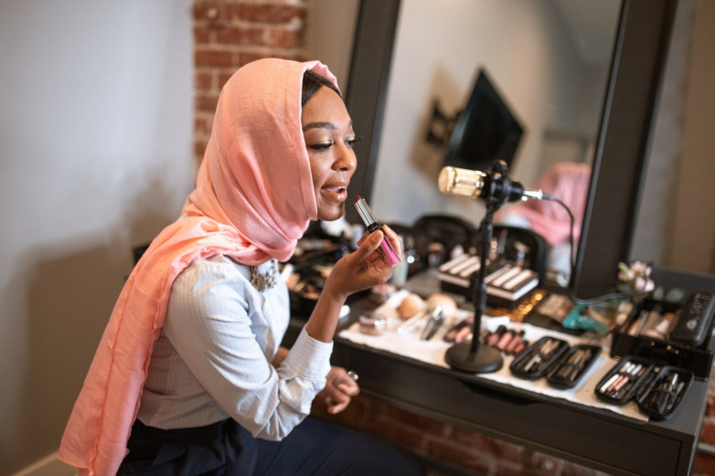 9 Tahapan Makeup Pengantin Hijab yang Perlu Kamu Ketahui 9 Tahapan Makeup Pengantin Hijab yang Perlu Kamu Ketahui
