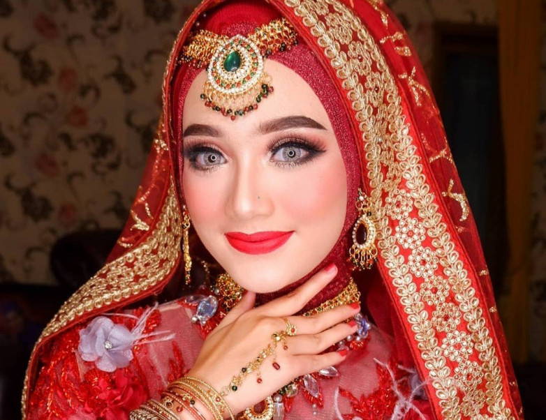 7 Inspirasi Makeup Pengantin Cantik Berhijab yang Memukau 7 Inspirasi Makeup Pengantin Cantik Berhijab yang Memukau