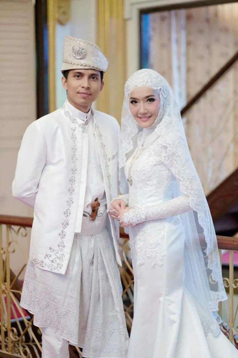Gaun Pengantin Berhijab Mewah dari Berbagai Belahan Dunia Gaun Pengantin Berhijab Mewah dari Berbagai Belahan Dunia